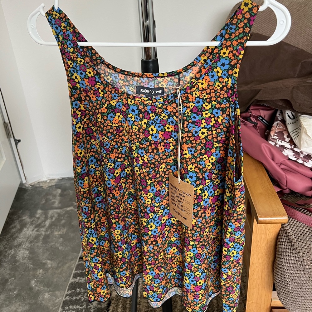 Toad&Co Blue and Yellow Pleated Sleeveless Tank